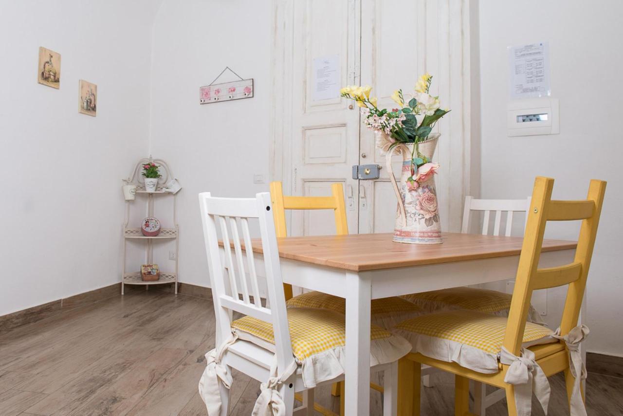 Maison La Mitra - Dimore Partenopee เนเปิลส์ ภายนอก รูปภาพ