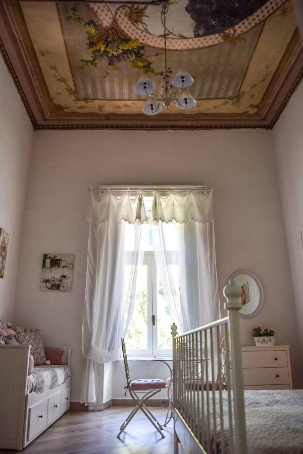 Maison La Mitra - Dimore Partenopee เนเปิลส์ ภายนอก รูปภาพ